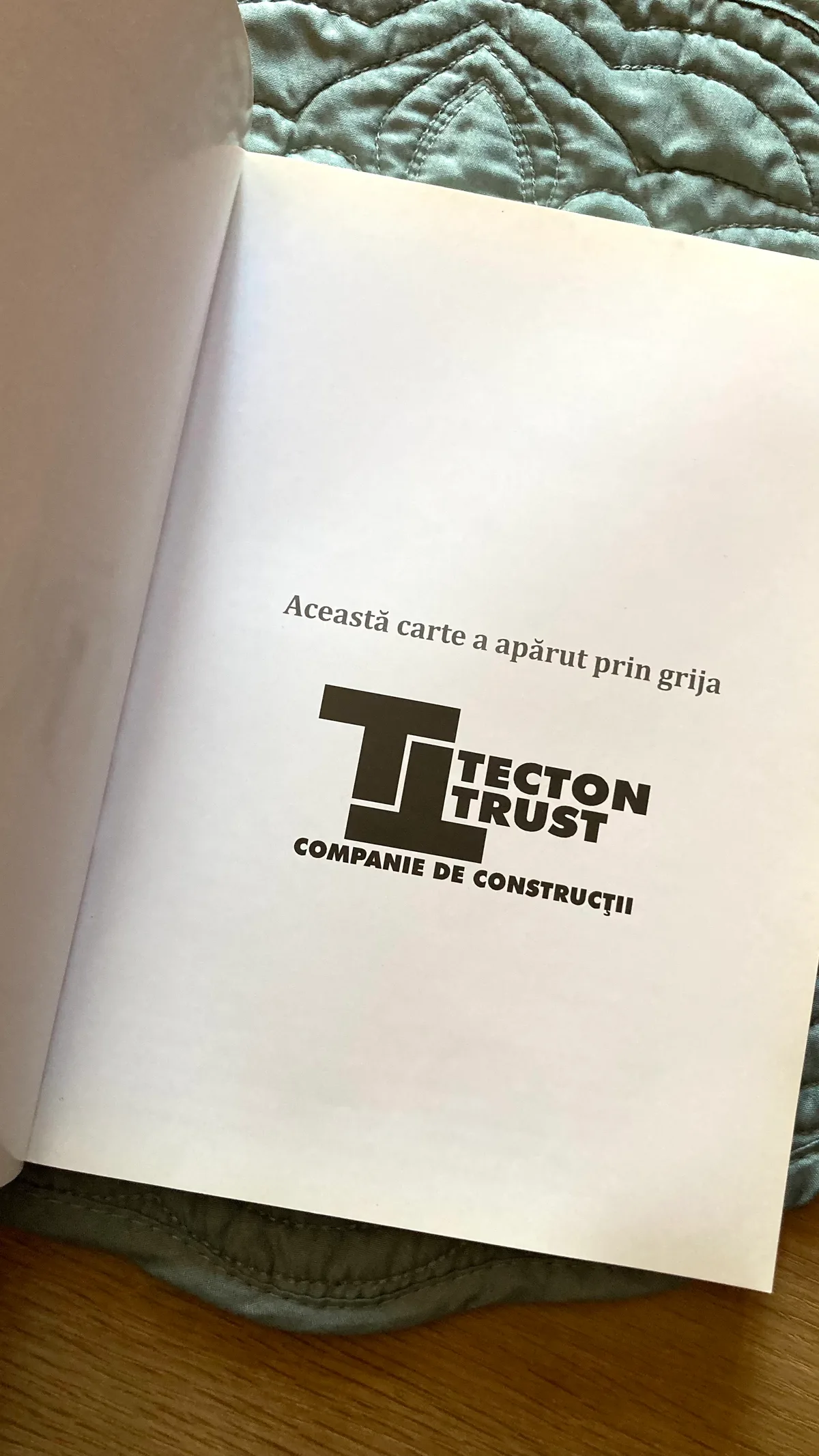 Trustul – fotografie 3